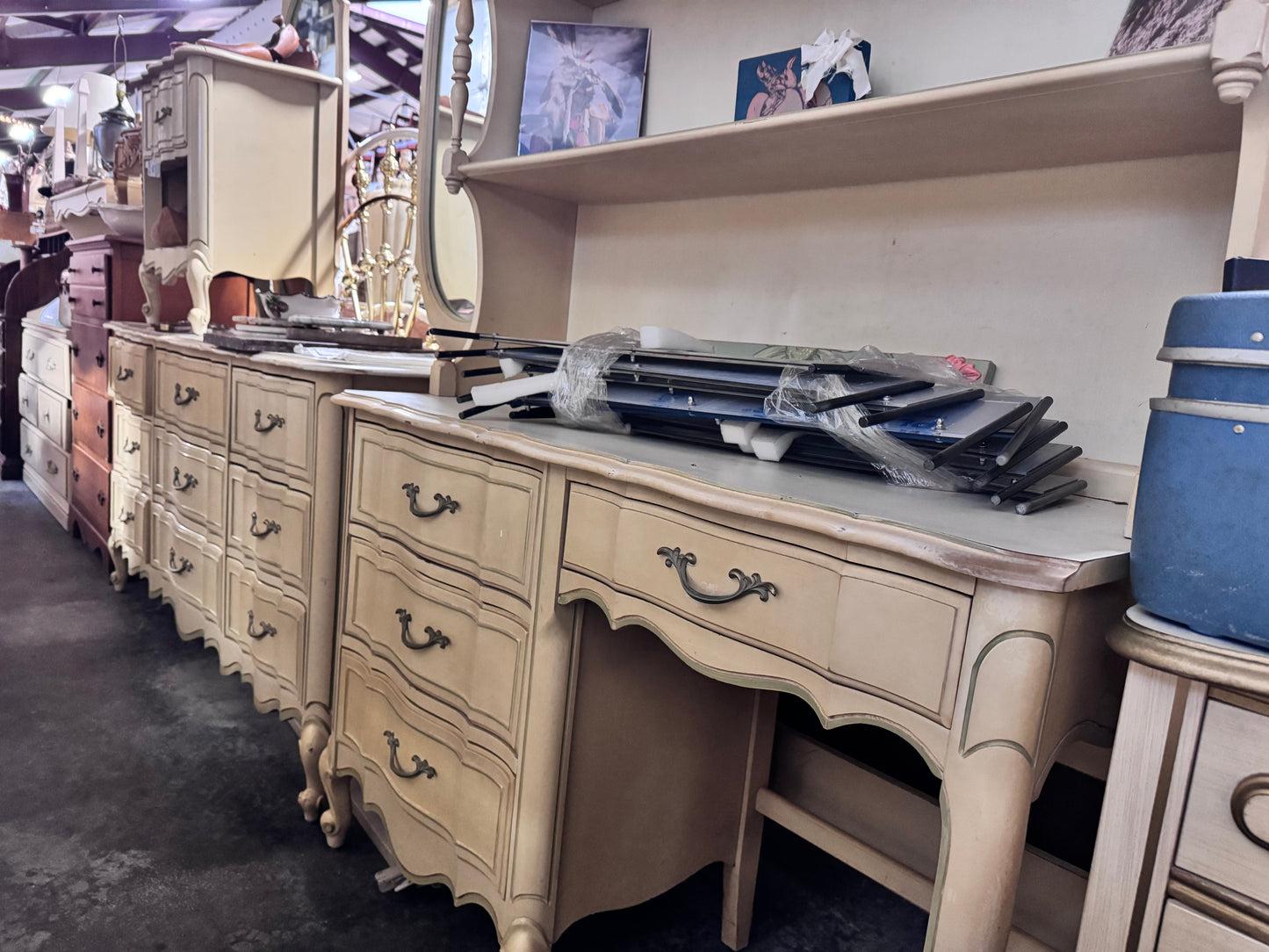 French Provincial Bedroom Suite 9 Piece