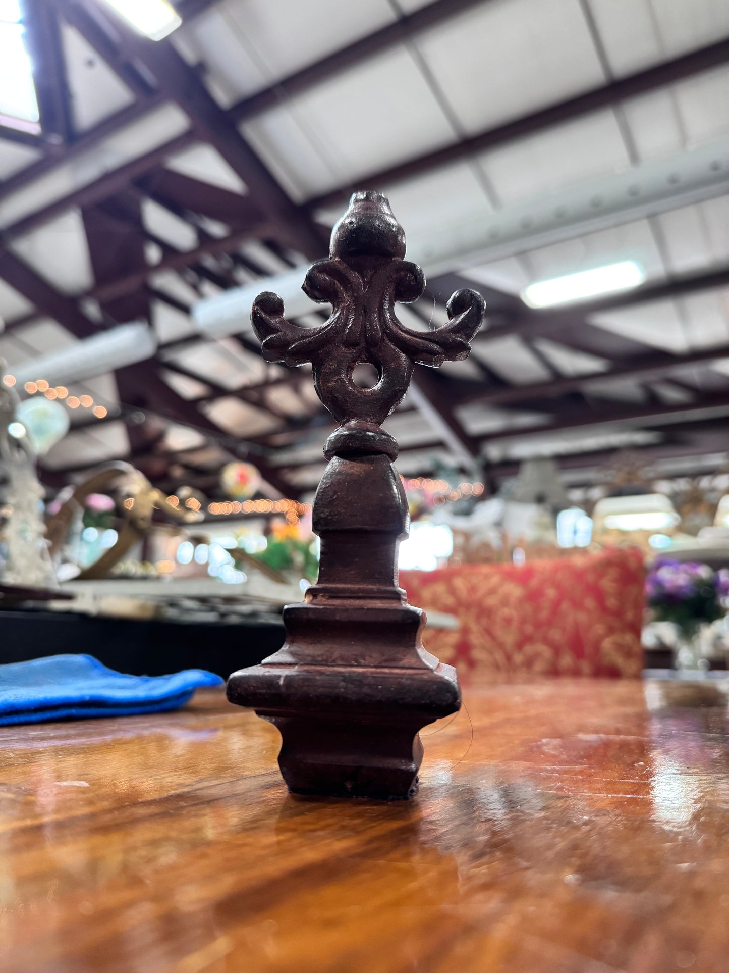 Cast Iron Fleur De Lis Garden/Planter/Shelf Accent