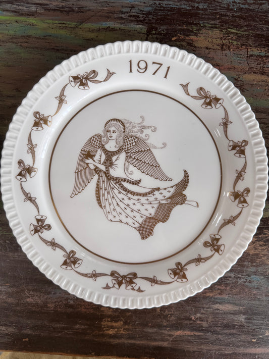 Spode Christmas Plate - 1971