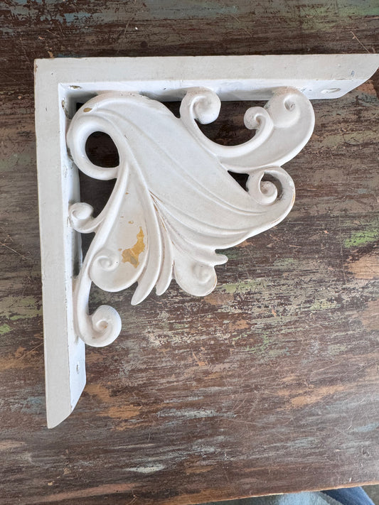 Polystone Acanthus Leaf Wall Shelf