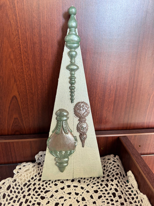 Wooden Merry Christmas Tree Vintage Baubles