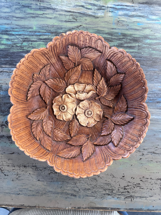 Vintage Syroco Wood Composite Floral and Leaf Carved Bowl