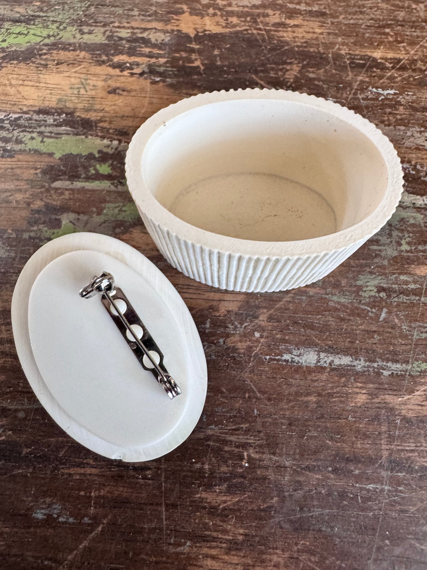 Vintage Avon Floral Trinket Box with Brooch/Lid