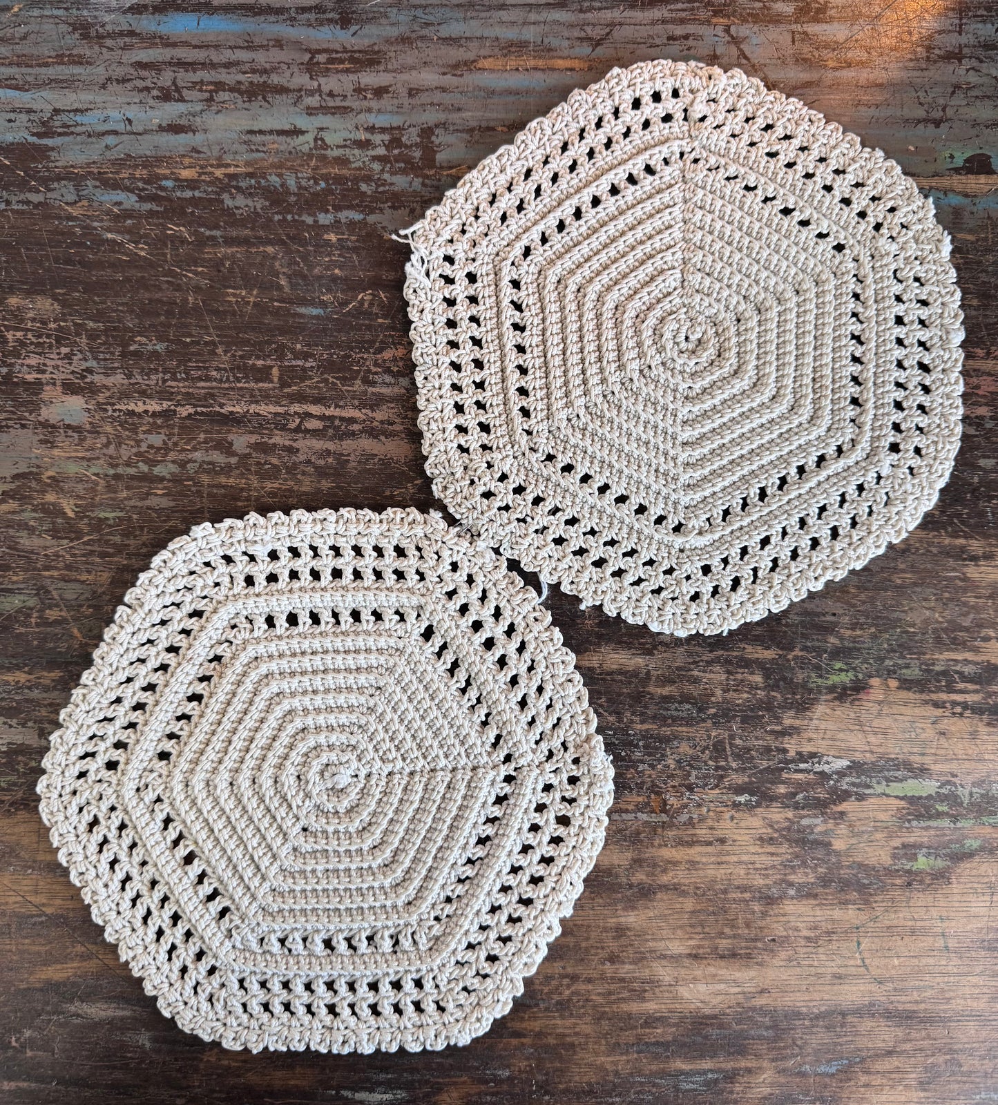Crocheted trivet 7" round -set of 2-