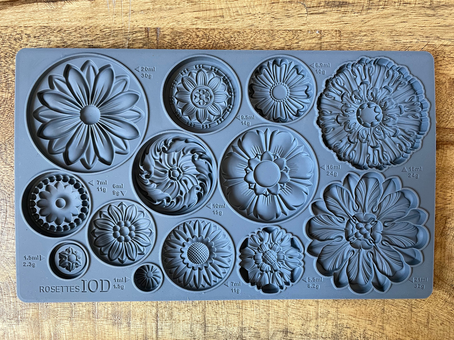 Rosettes Iron Orchid Designs Mould set