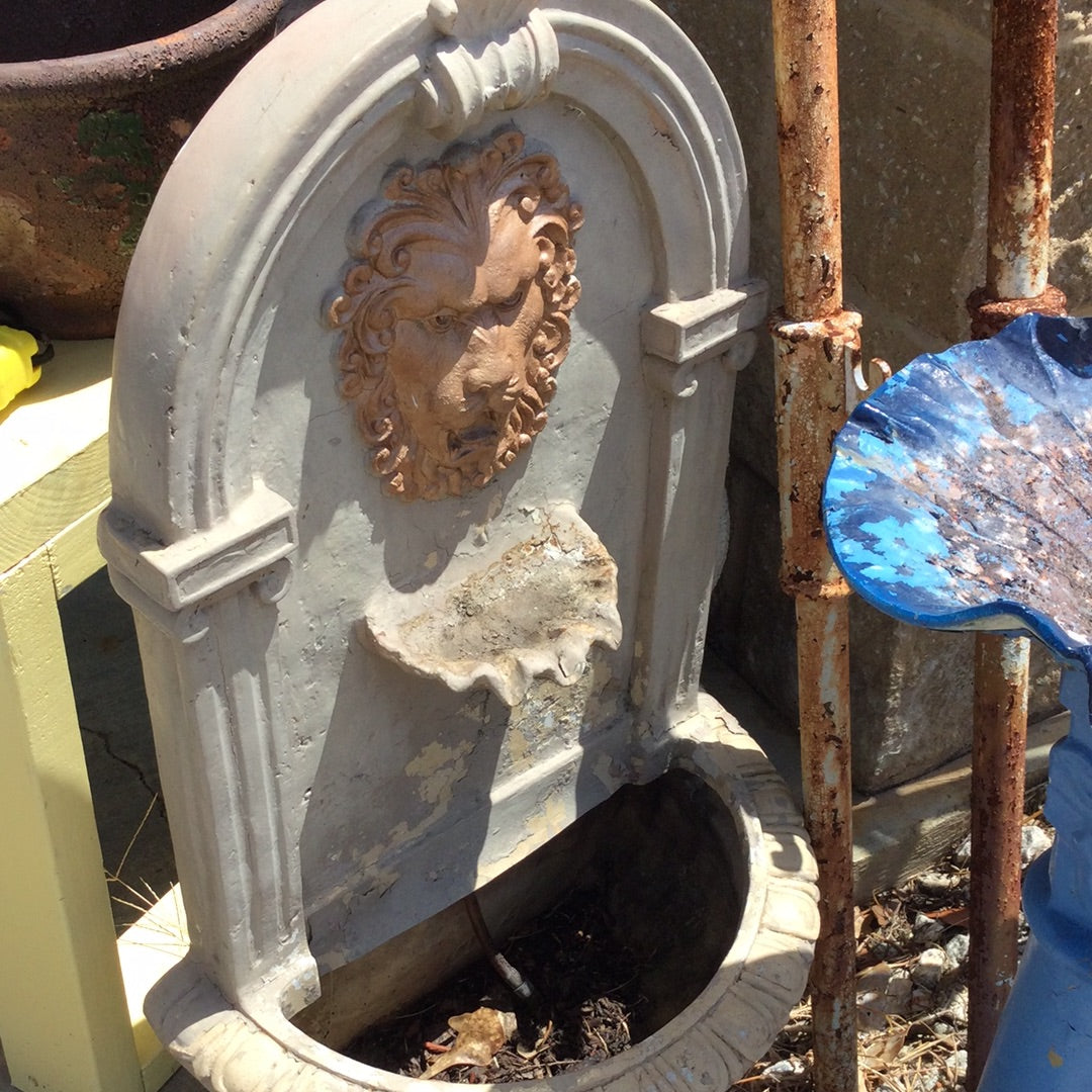 Wall Mount Lion fountain vessel
