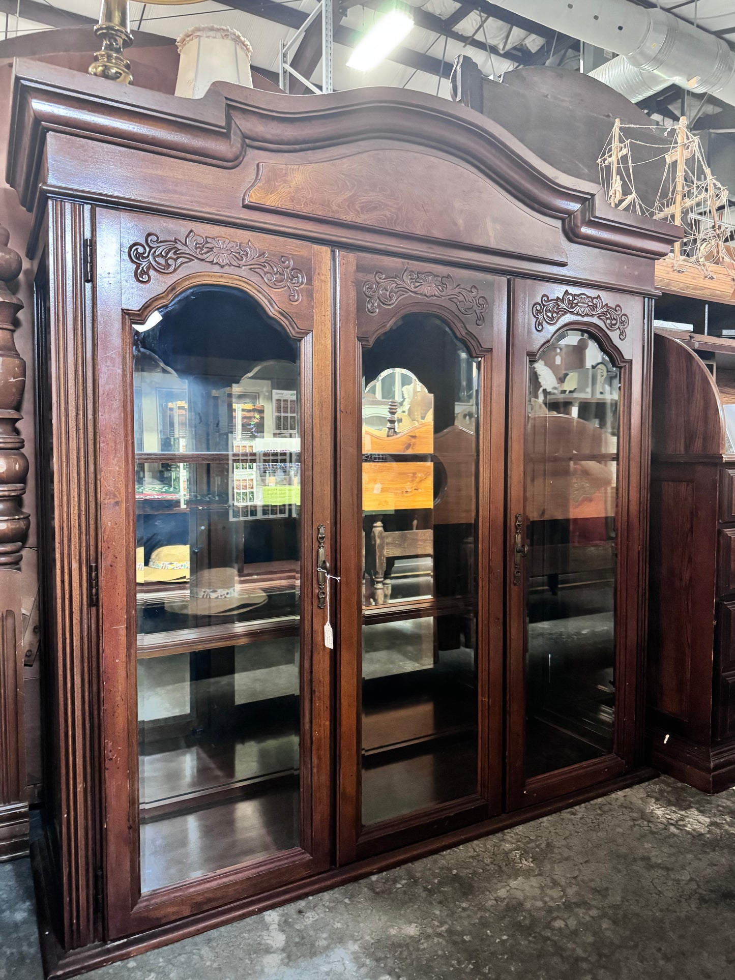 Lighted 3 Panel China Cabinet Upper with Carved Details