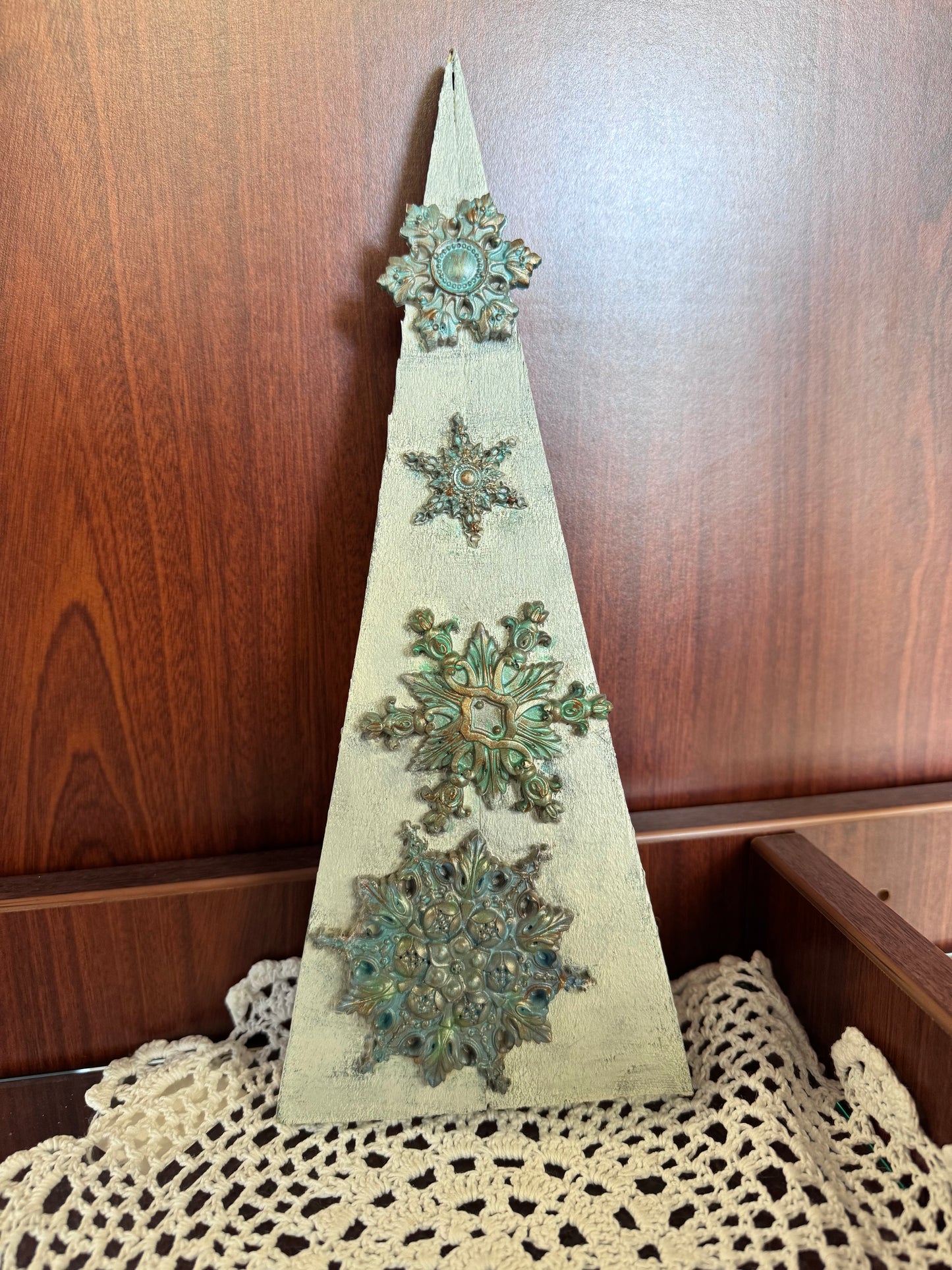 Wooden Merry Christmas Tree Vintage Winter Snowflake Tree