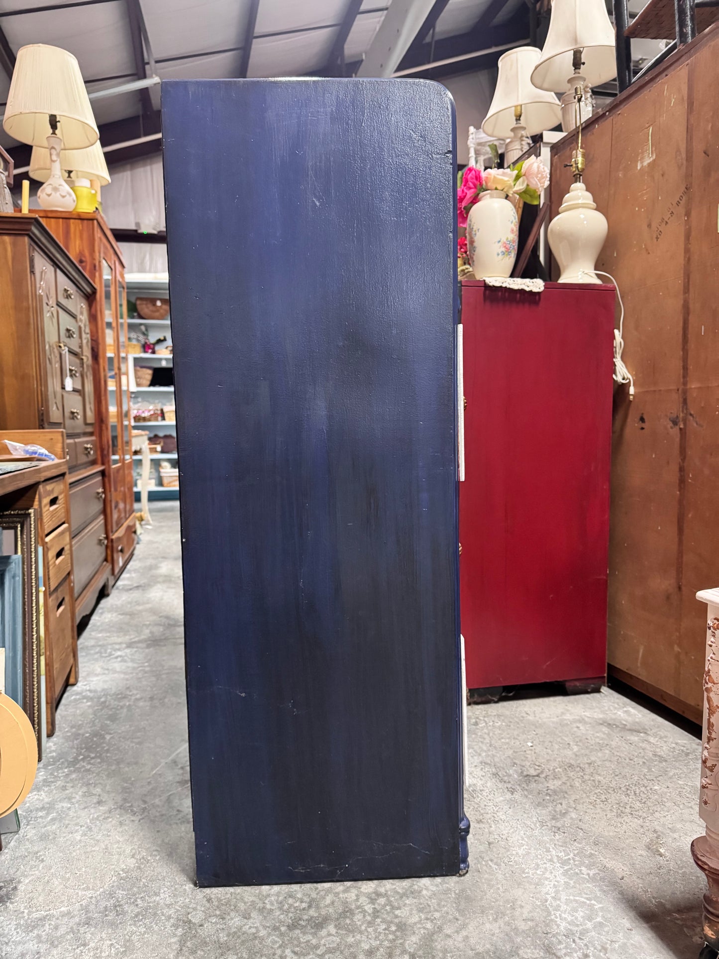 Waterfall chest of drawers
