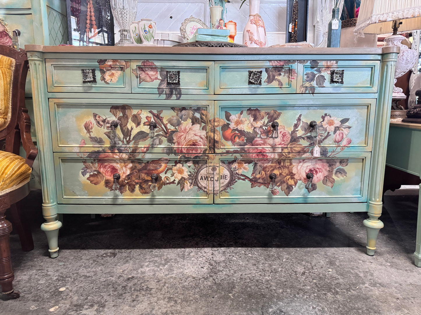 Joie de Roses Dresser