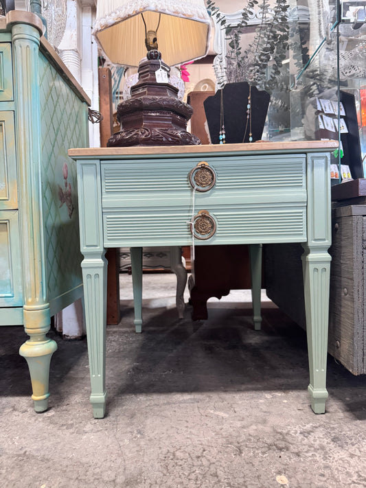 Joie de Roses Nightstand