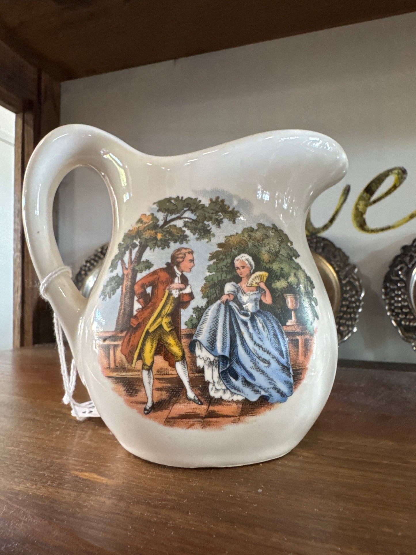 Vintage USA McCoy Pottery Colonial Theme Creamer