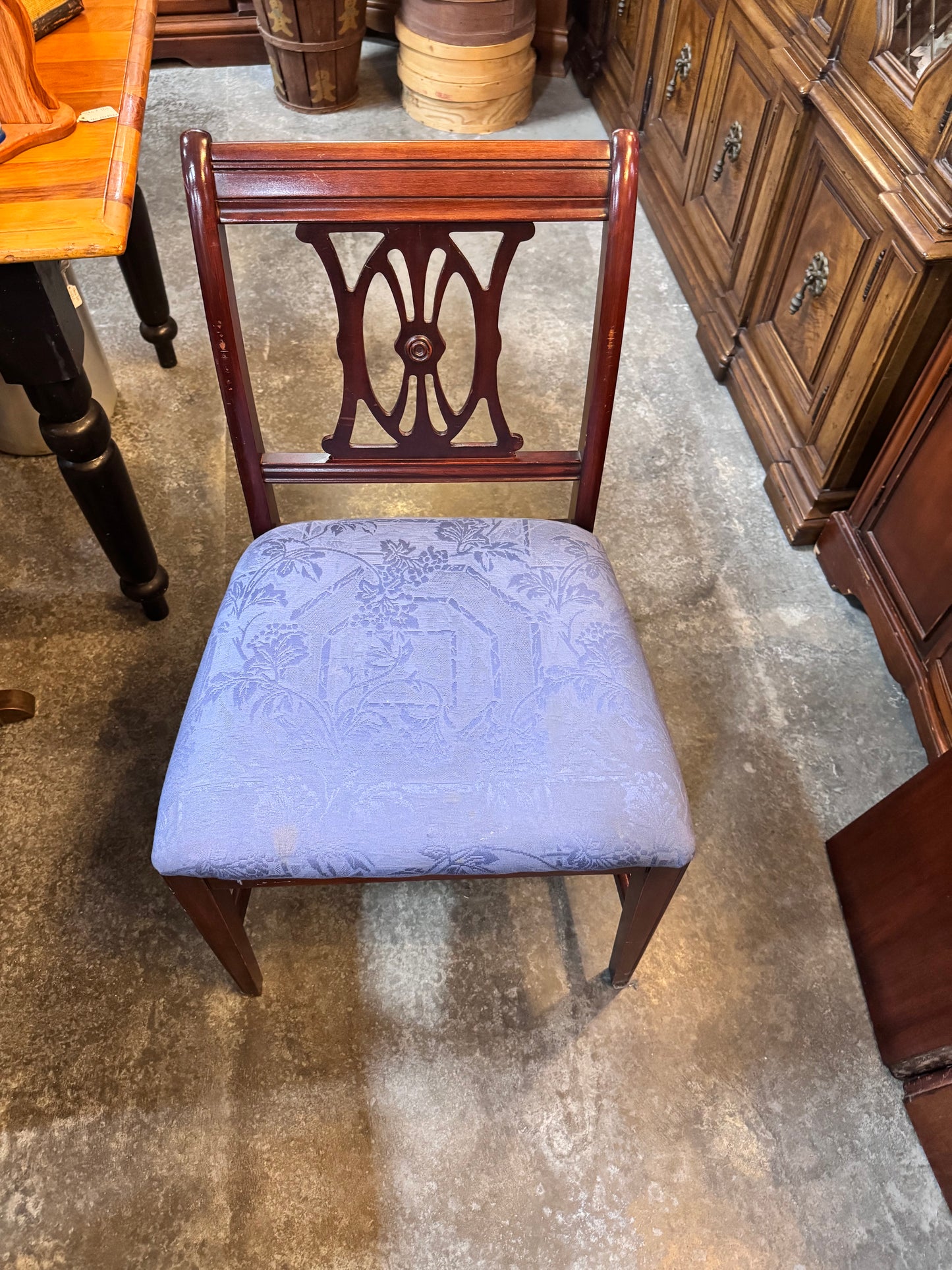 Vintage Duncan Phyfe Style Drop Leaf Table with Two Leaves and Eight Chairs