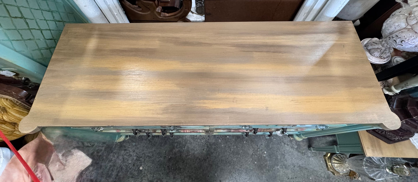 Joie de Roses Dresser