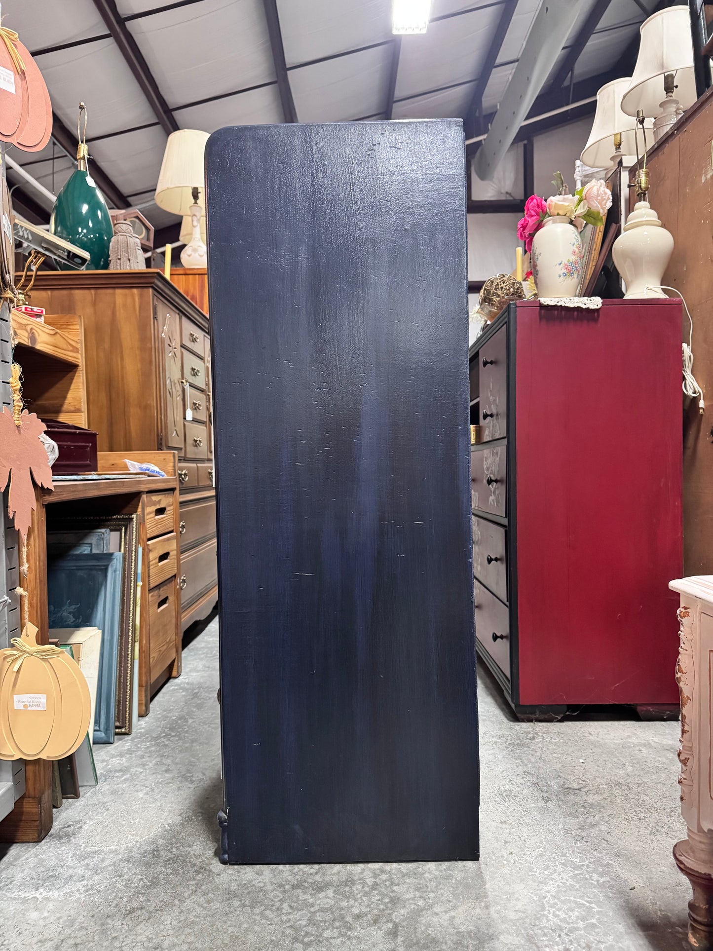 Waterfall chest of drawers