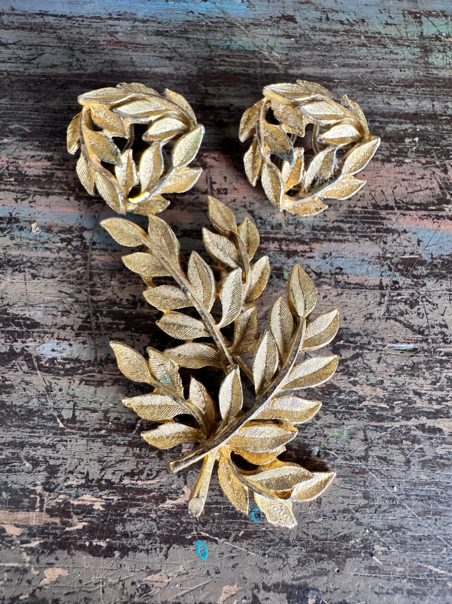 Vintage Trifari Clip On Earrings and Brooch Set