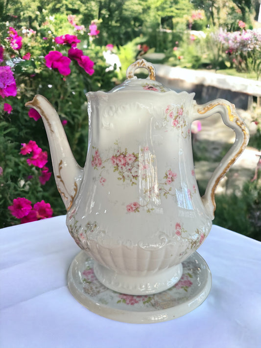 Theodore Haviland Limoges France Large Tea Pot (Trivet made in Germany)