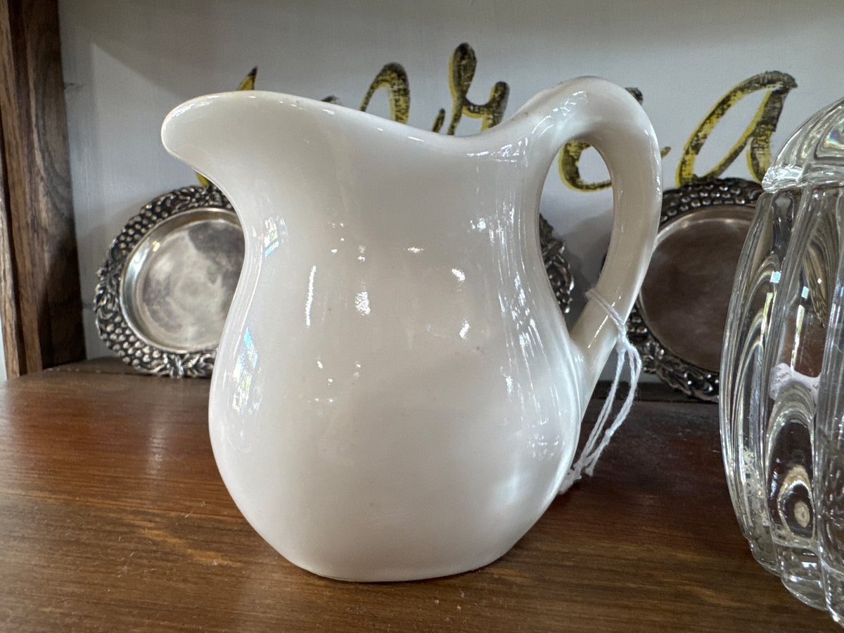 Vintage USA McCoy Pottery Colonial Theme Creamer