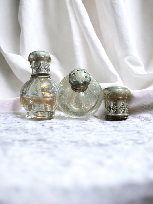 Bowl-shaped Depression Glass Salt and Pepper shakers