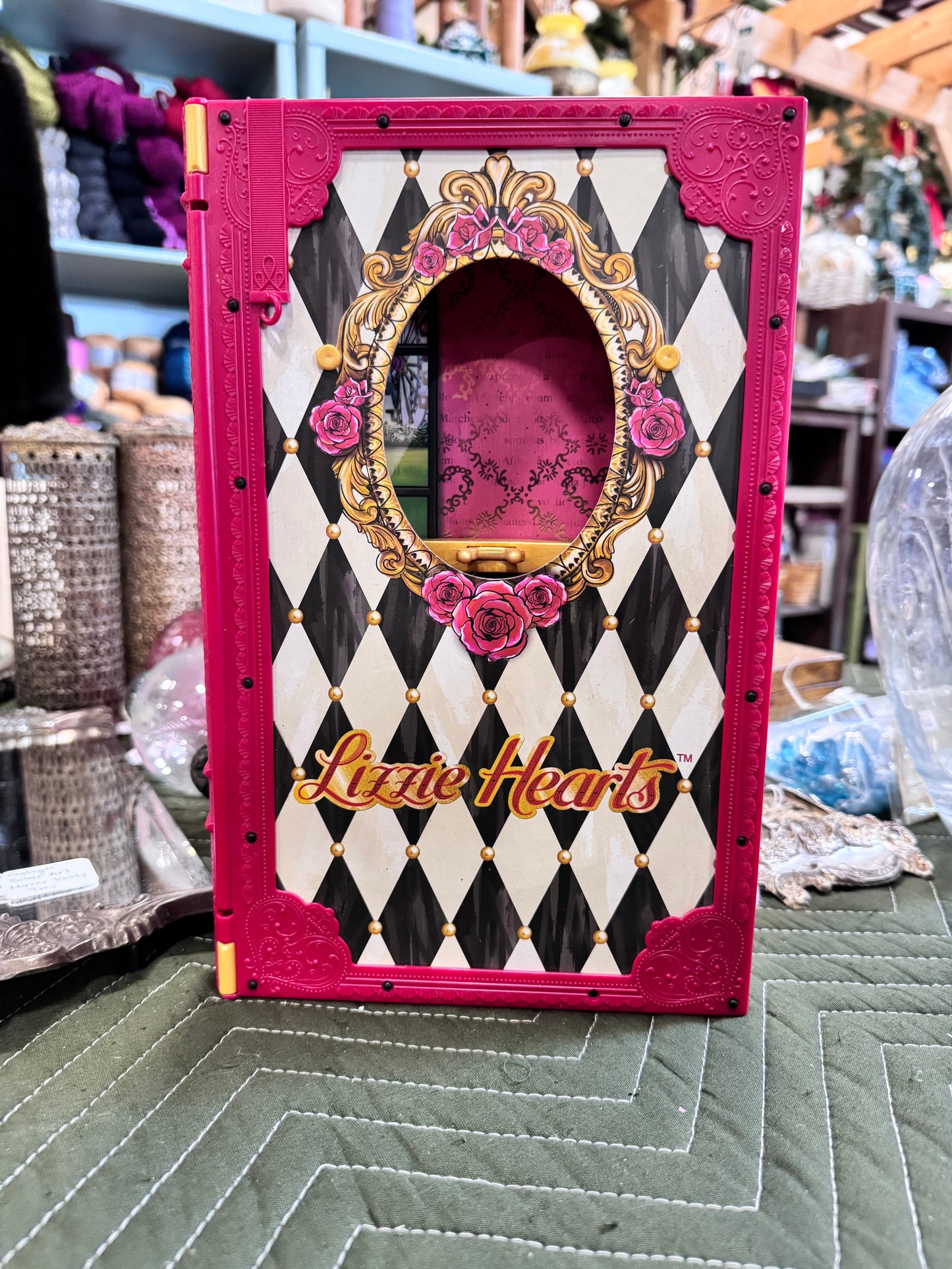 Ever After High Lizzie Hearts Doll Case