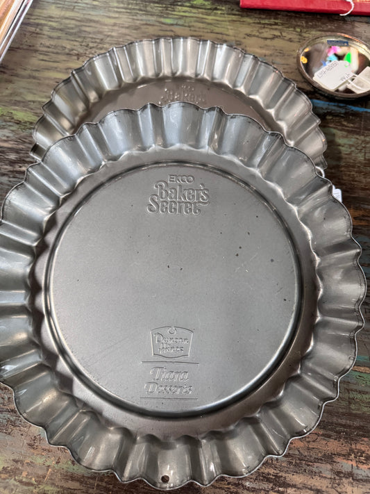 Vintage Ekco Baker's Secret Duncan Hines Tiara Fluted Pan