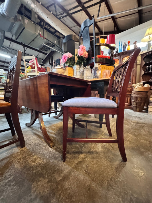 Vintage Duncan Phyfe Style Drop Leaf Table with Two Leaves and Eight Chairs