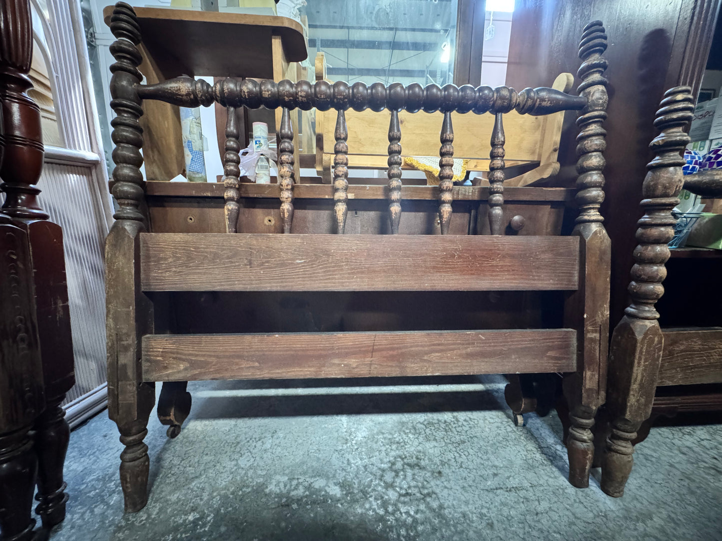 Jenny Lind Spindle HB/FB Twin