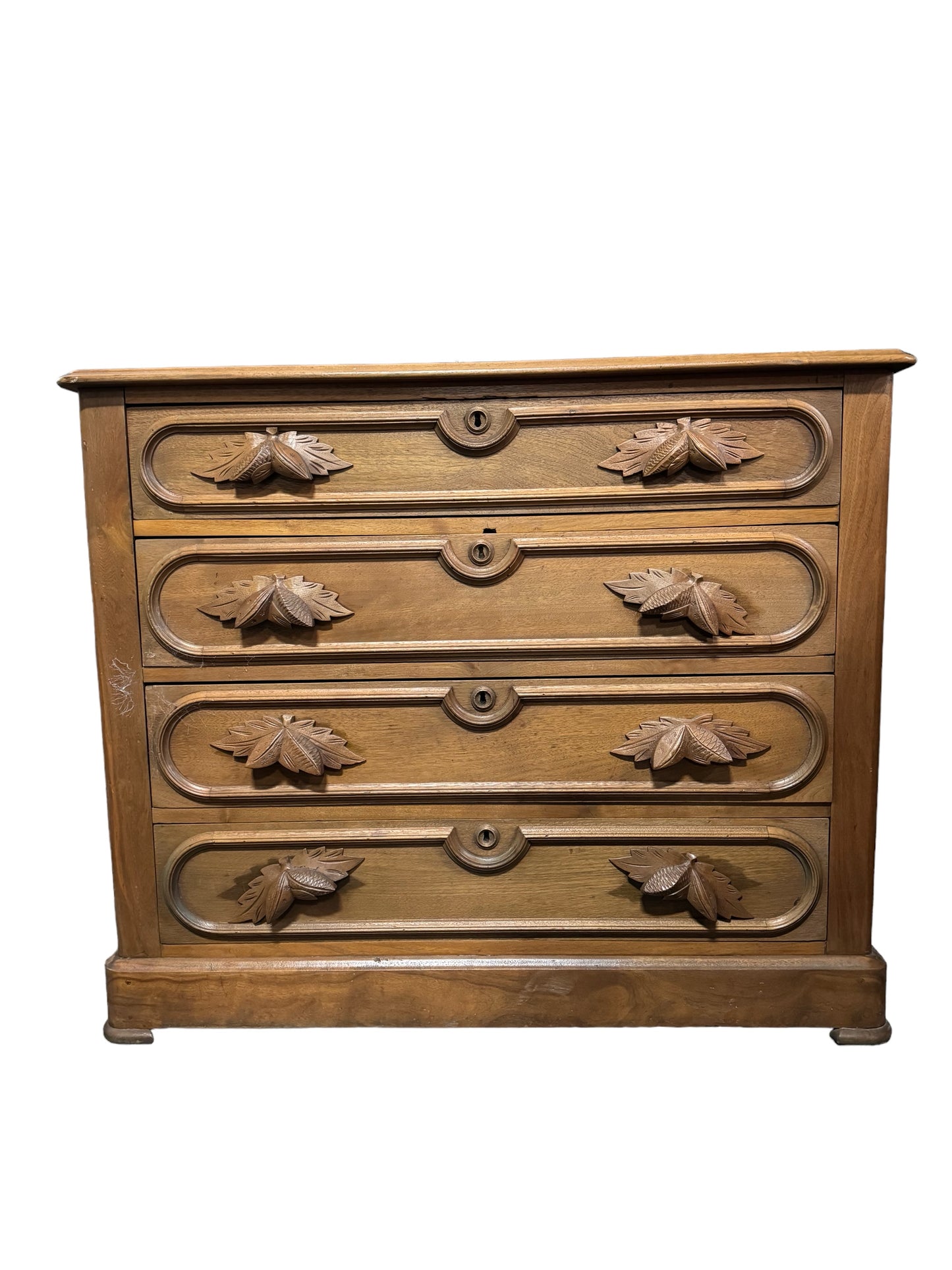 Carved 4-drawer Walnut dresser Acorn handles