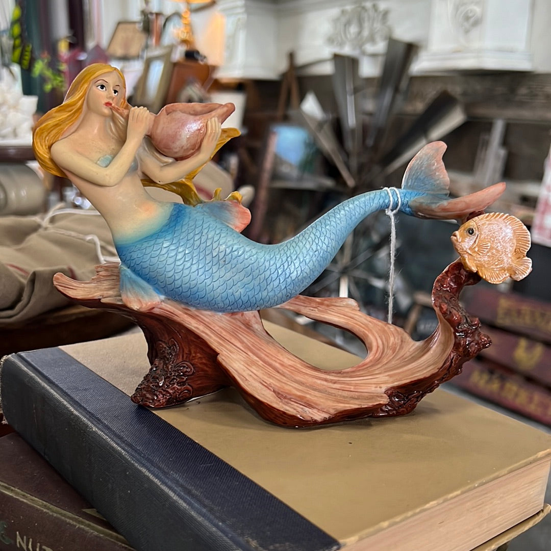 Mermaid with Shell Figurine