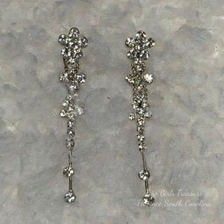 Vintage Rhinestone style dangle earrings