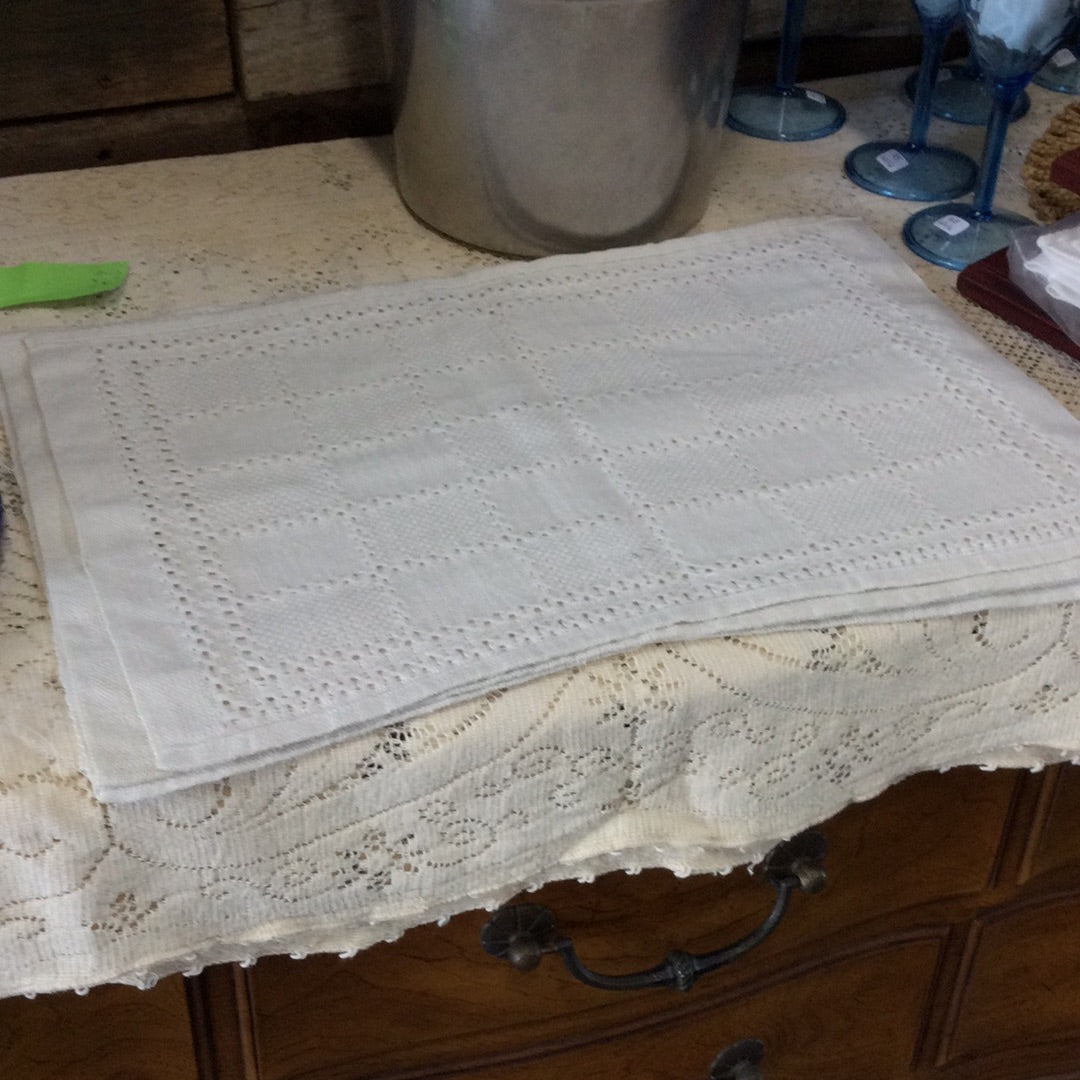 Set of 4 crocheted placemats