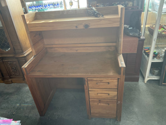 This End Up Desk With Lighted Hutch