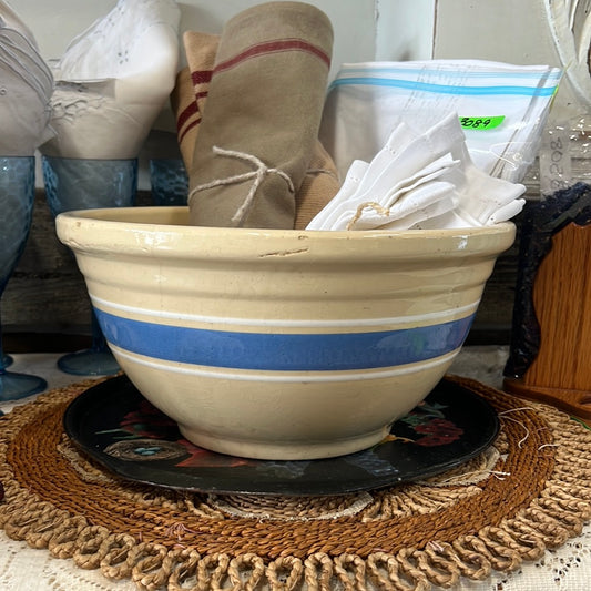 Hull USA Mixing Bowl