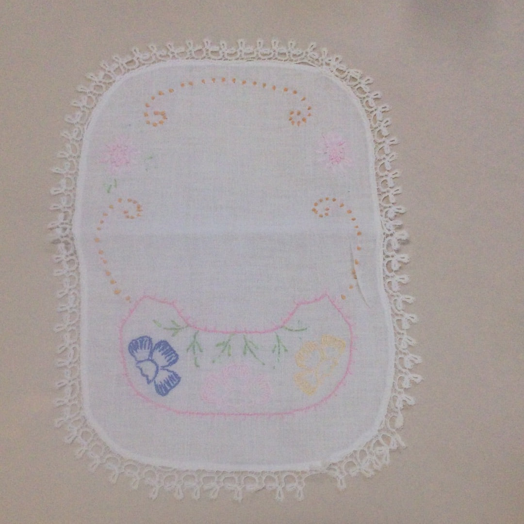 Doily-13”x9.5” Rounded Rectangle