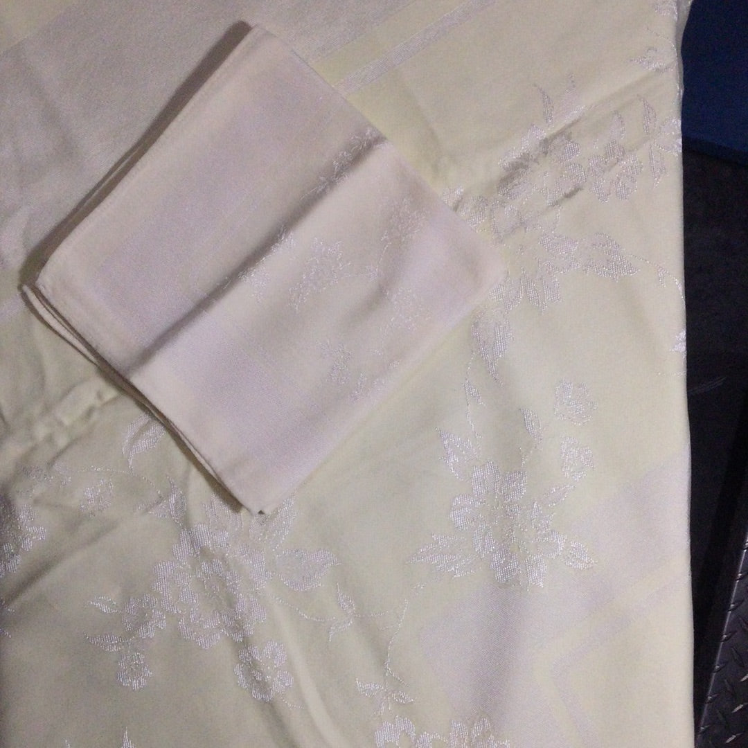Linen Tablecloth and Napkin Set