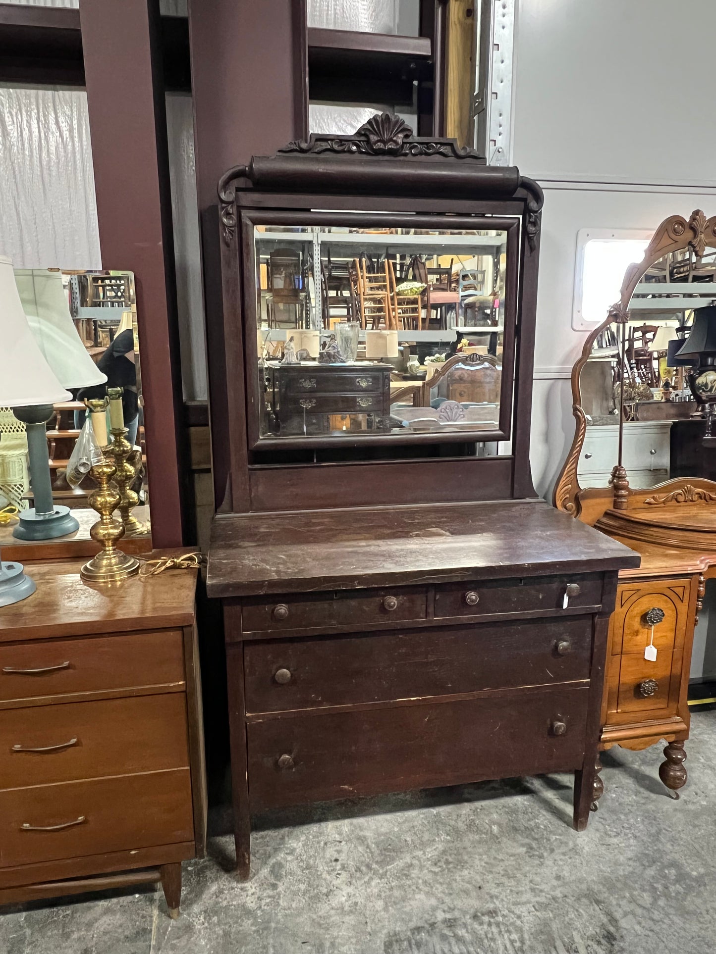 Early century Gentleman's dresser