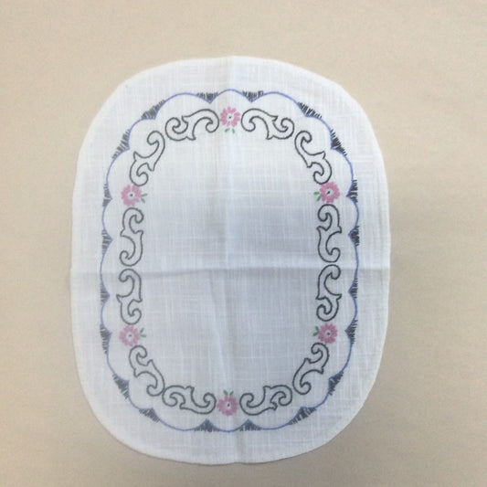 Doily-Oval Embroidered Linen