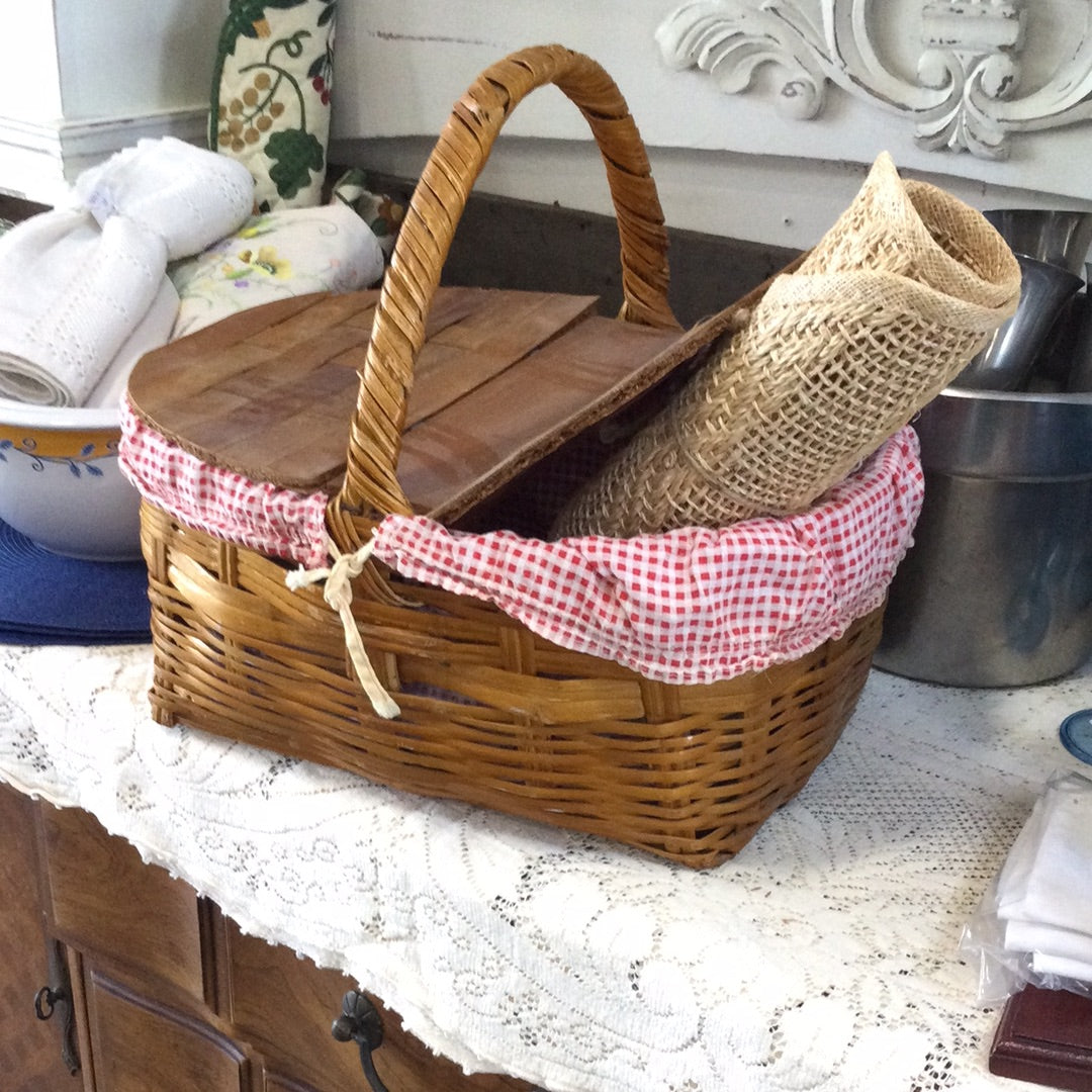 Picnic Basket (cloth inside)